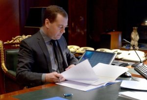 Медведев поручил как можно быстрее вывести «Ростелеком» на рынок Крыма