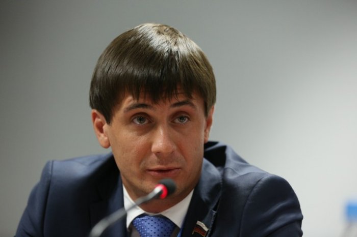 Госдума приняла в первом чтении законопроект об ограничении доли зарубежных акционеров СМИ Госдума приняла в первом чтении законопроект об ограничении доли зарубежных акционеров СМИ
