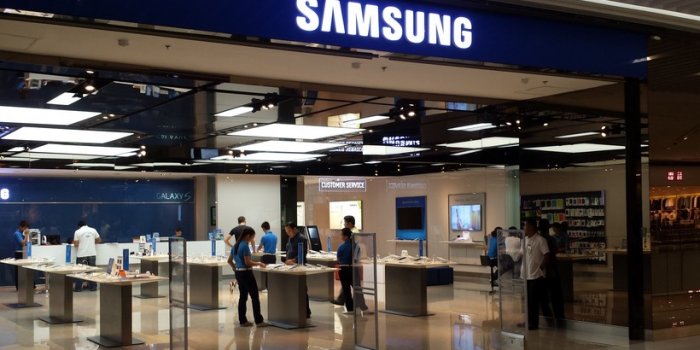 В следующем году Samsung будет делать на треть меньше смартфонов