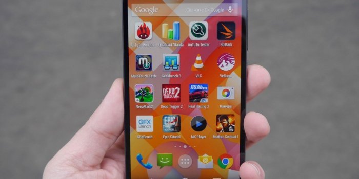 OZON: YotaPhone 2 — лидер продаж 