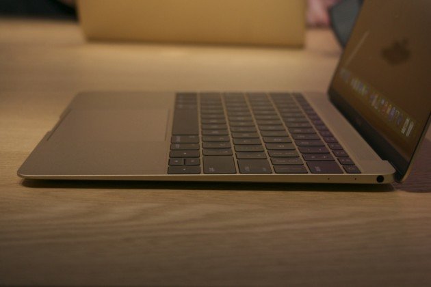 Новый MacBook во всей красе (Фото + видео)