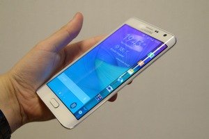 Samsung втрое увеличит производство Galaxy S6 Edge
