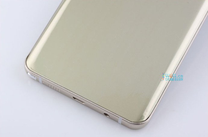 Фото Samsung Galaxy Note 5 «утекли» в сеть за несколько часов до официальной презентации Фото Samsung Galaxy Note 5 «утекли» в сеть за несколько часов до официальной презентации