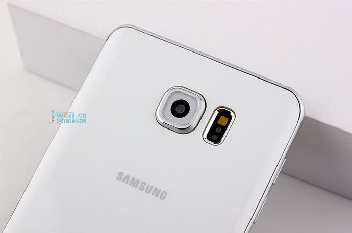 Фото Samsung Galaxy Note 5 «утекли» в сеть за несколько часов до официальной презентации Фото Samsung Galaxy Note 5 «утекли» в сеть за несколько часов до официальной презентации