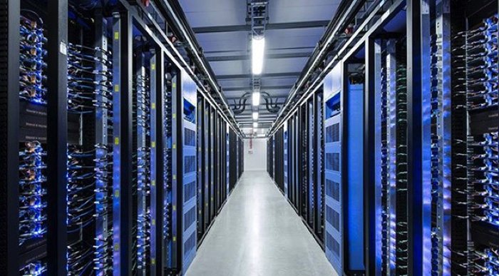 Лукашенко поручил разработать новый закон по контролю за интернетом Лукашенко поручил разработать новый закон по контролю за интернетом