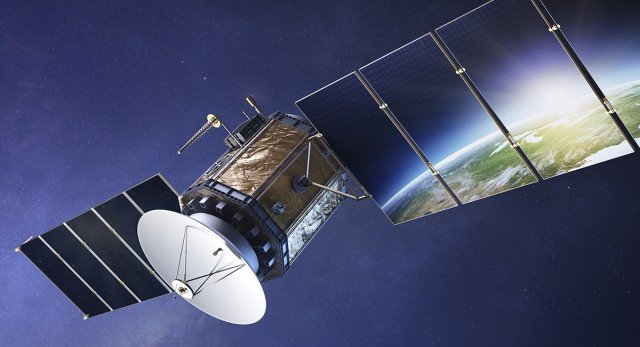 Телеканалы ТЕТ и 2+2 выходят на спутник Amos-3 Телеканалы ТЕТ и 2+2 выходят на спутник Amos-3