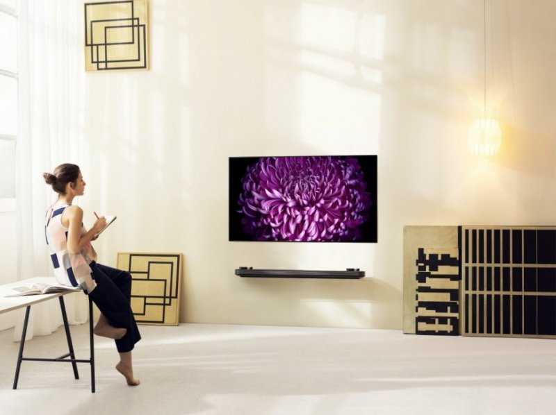 CES 2017: Флагманские OLED-телевизоры LG Signature тоньше 3 мм CES 2017: Флагманские OLED-телевизоры LG Signature тоньше 3 мм
