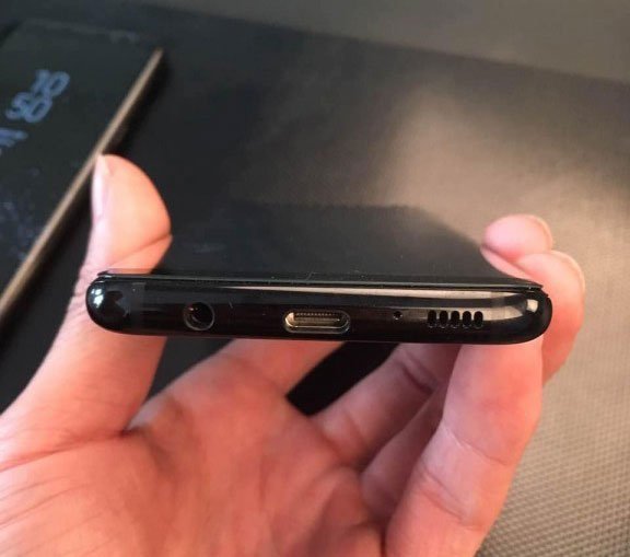 Опубликованы новые фото Samsung Galaxy S8 цвета Jet Black Опубликованы новые фото Samsung Galaxy S8 цвета Jet Black