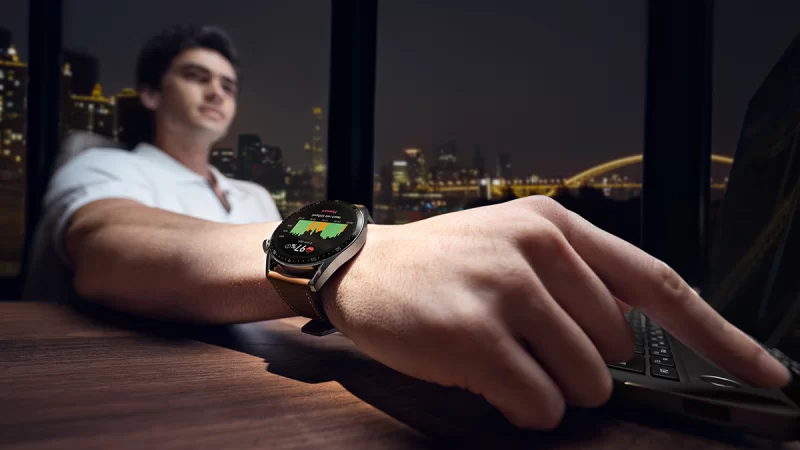 В Беларуси начались продажи смарт-часов Huawei Watch GT 3. Первым покупателям – беспроводные наушники в подарок